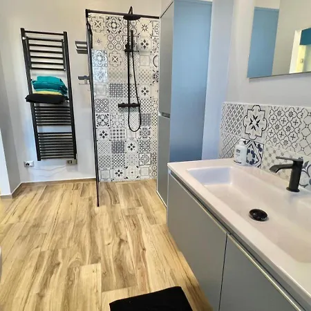 8 Apartment *
