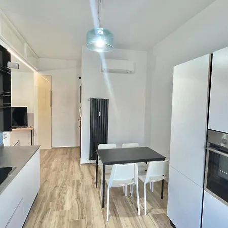 Apartment Torelli Home, Moderno E Confortevole, Nel Cuore Della Citta Di Milano, Con Balcone Vista Porta Garibaldi *