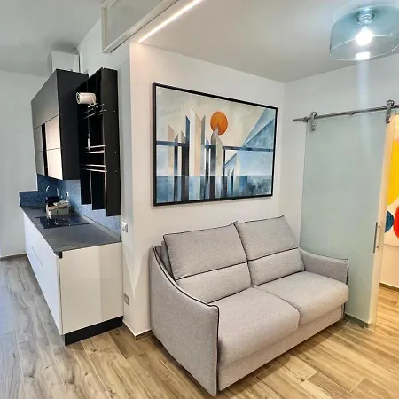Apartment Torelli Home, Moderno E Confortevole, Nel Cuore Della Citta Di Milano, Con Balcone Vista Porta Garibaldi Milan